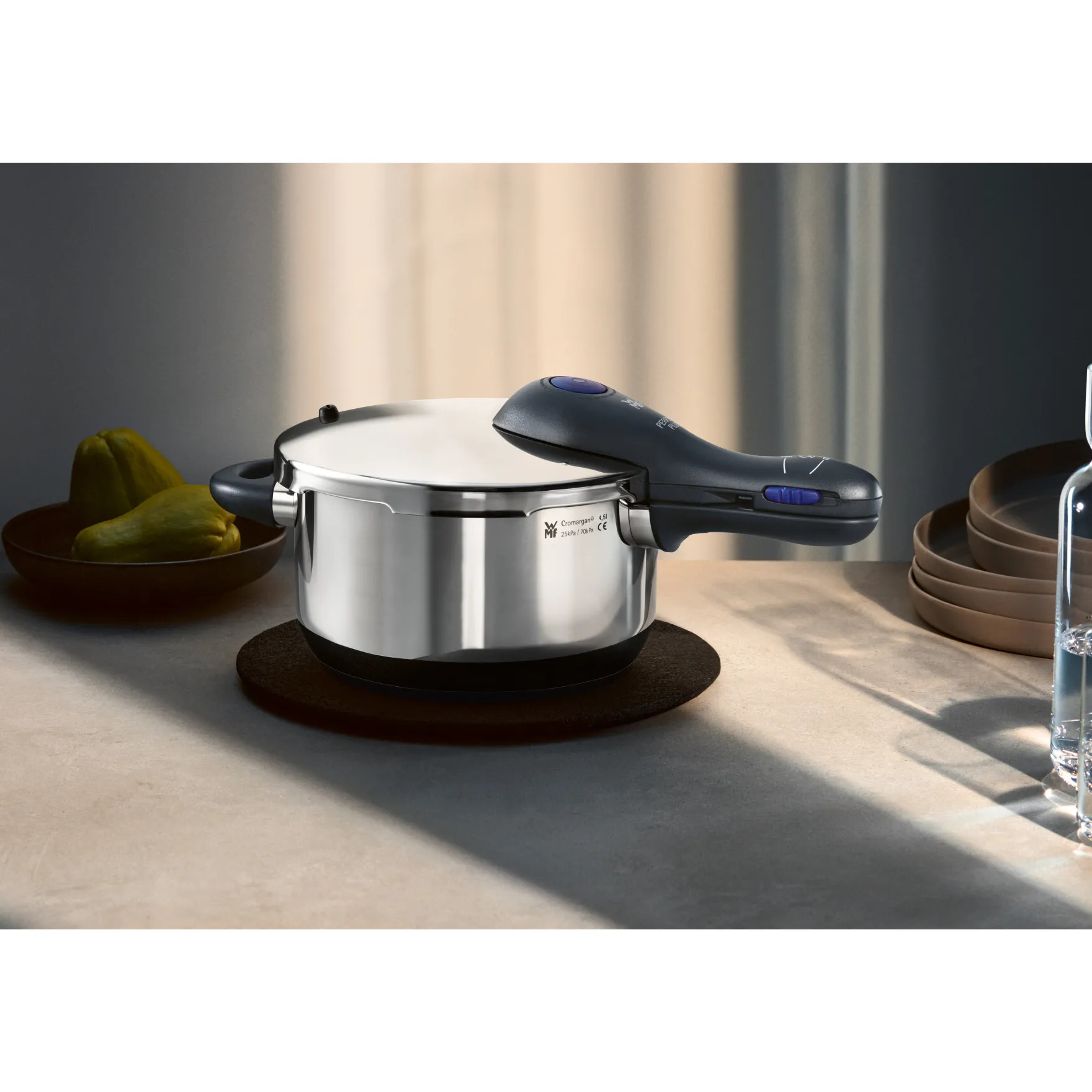 Schnellkochtöpfe|Induktionstöpfe|WMF Perfect Plus One Pot Schnellkochtopf-Set, 22 cm, 3 & 4,5 L, stapelbar, mit Dämpfeinsatz
